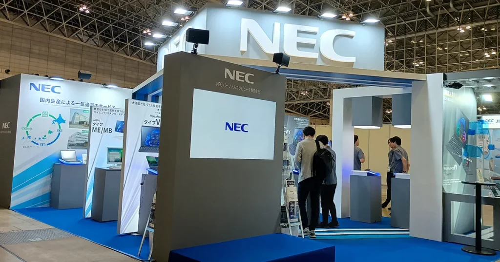 【CEATEC ECO & Design Challenge 2025 出展事例】NECパーソナルコンピュータ – 製販一体化の再スタートを飾った「信頼をアップデートする」ブース